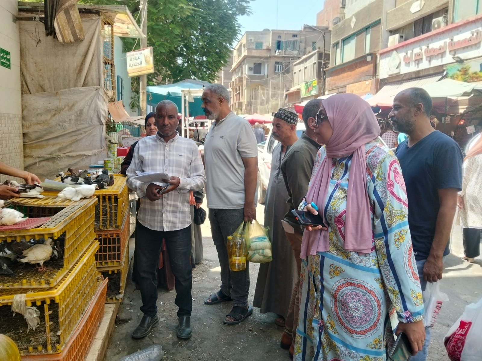 استهدفت النميس والوليدية وشارع رياض.. محافظ أسيوط يشدد على تطبيق القانون واستمرار حملات رفع الإشغالات بحي شرق | ضي النهار حملات مكثفة لرفع الإشغالات والتعديات بحي شرق واستعادة الانضباط بالشوارع والميادين 2 1