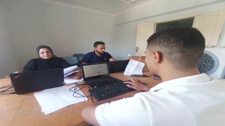 صحة بني سويف توقع الكشف على 1050 مواطنًا بسمسطا