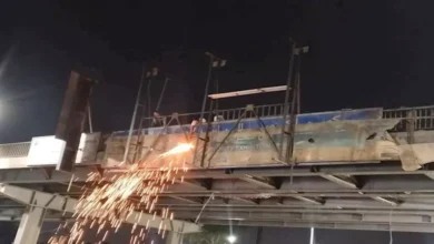 صور.. بدء صيانة ورفع كفاءة كوبري الفنجري