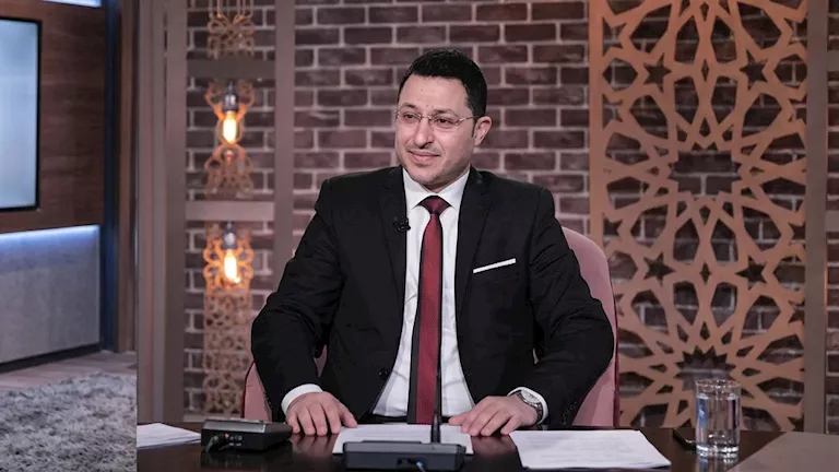 طلّق زوجته للمرة الثالثة ثم جامعها وحملت منه.. محمد علي يوضح الحكم