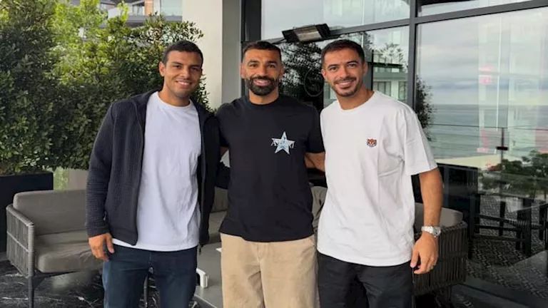 عمر جابر ومحمد خليفة يلتقيان محمد صلاح في تركيا (صور)