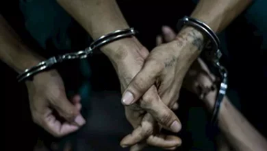فتاة تستدرج الضحايا ومسجل خطر يقتحم مساكنهم.. سقوط عصابة حلوان