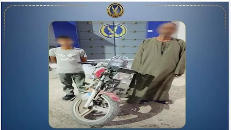 فيديو قيادة طفل دراجة نارية يكشف الواقعة وضبطه في الجيزة