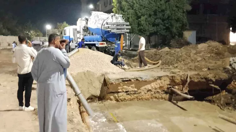كسر محبس خلال التشغيل التجريبي للخط الجديد يقطع المياه عن مناطق بالأقص