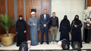 محافظ جنوب سيناء يلتقي 3 مواطنات مستحقات للعمرة