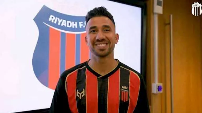 مدرب الرياض يشيد بتريزيجيه : شخصية رائعة وتمسكت بالتعاقد معه