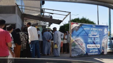 مفاجأة غير متوقعة من محافظ السويس للمواطنين داخل محل أسماك