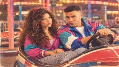 ميرنا جميل تخطف الأنظار بإطلالة الثمانينات من كواليس "الكينج"