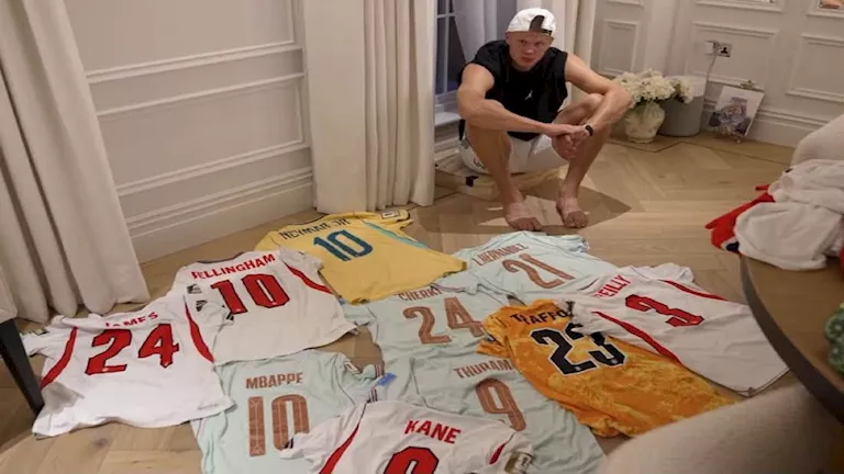 هالاند يستعرض أبرز مقتنياته في كأس العالم 2026