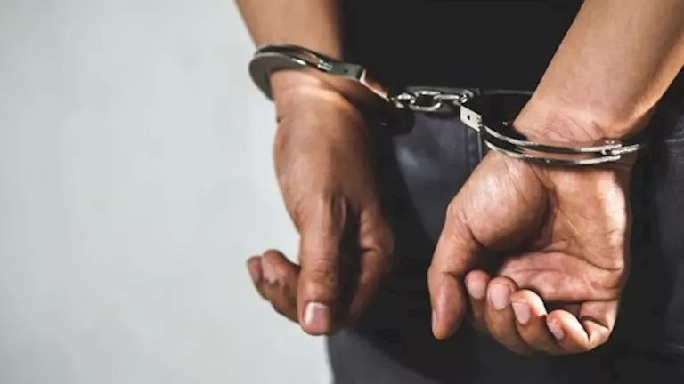 وهم التأشيرة وفرصة العمل.. ضبط عامل نصب على 9 مواطنين بالجيزة