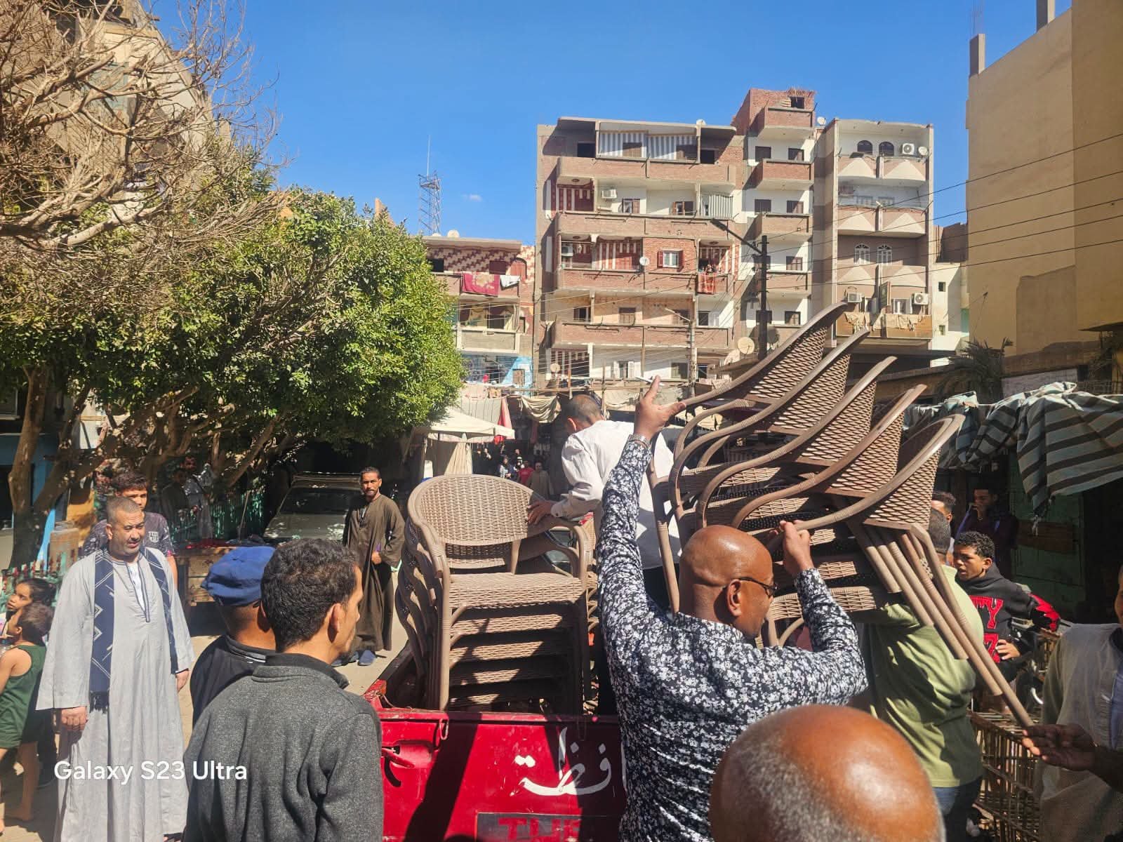 حملات مكبرة بمنفلوط لإزالة الإشغالات والتعديات على حرم الطريق وفرض الانضباط وتحقيق السيولة المرورية | ضي النهار FB IMG 1793269017628