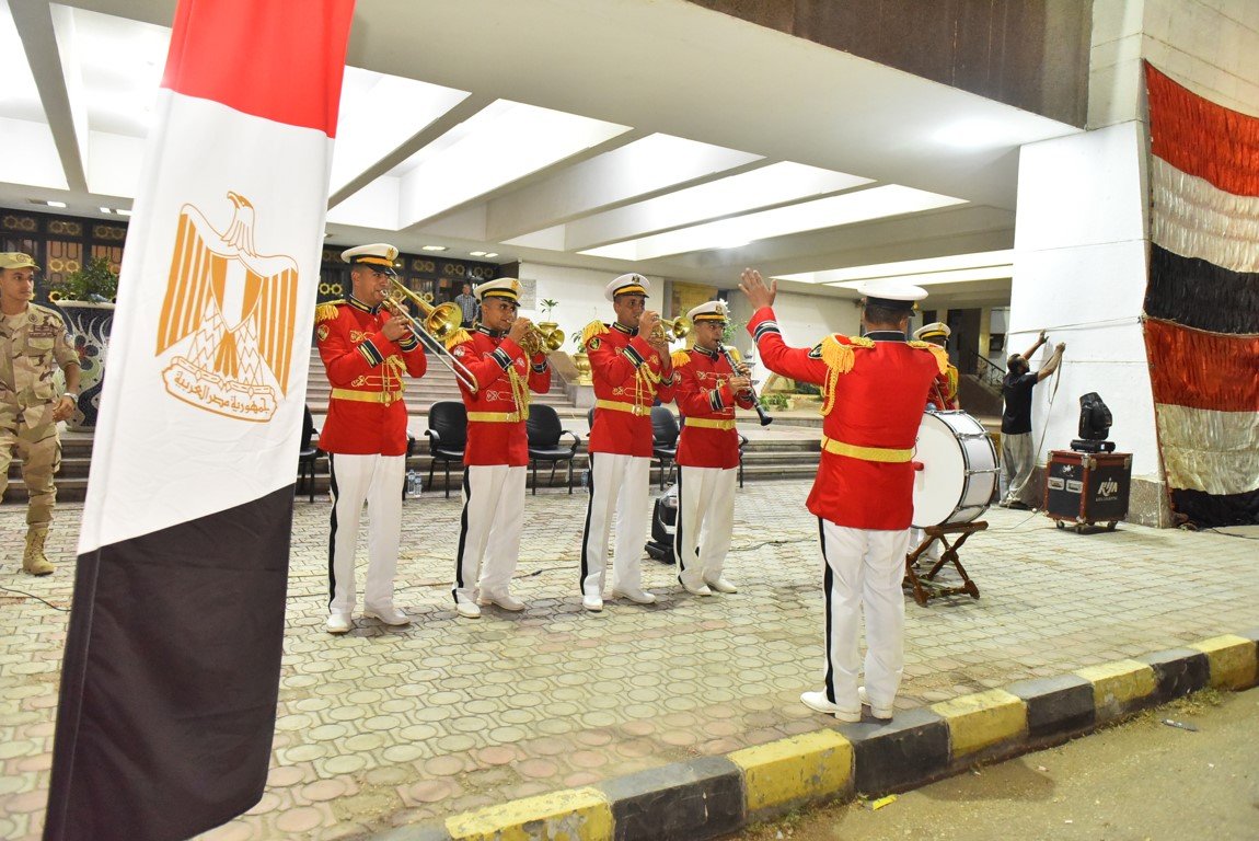 بالفيديو والصور .. محافظة أسيوط تنظم أجواءً وطنية بمحيط الديوان العام احتفالًا بذكرى نصر أكتوبر بمشاركة الموسيقى العسكرية | ضي النهار Picture4