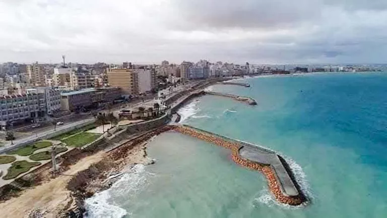التغذية بالرمال والكثبان.. خطة حماية 5 مناطق بسواحل الدلتا