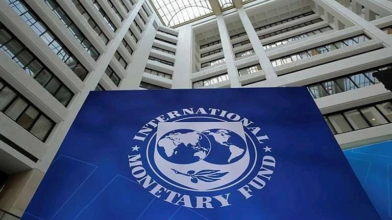 الدين العالمي يقترب من 100% من الناتج وفوائد الديون تلتهم 15%