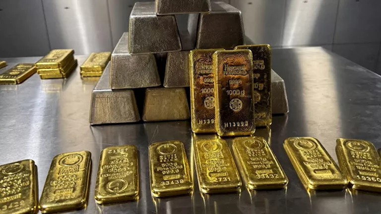 الذهب يخسر 26.4% عالميا و19.4% محليا من أعلى قمة في 2026