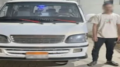 القبض على سائق ميكروباص يتقاضى أجرة زيادة ويحمل ركاب فوق المقرر بسوهاج