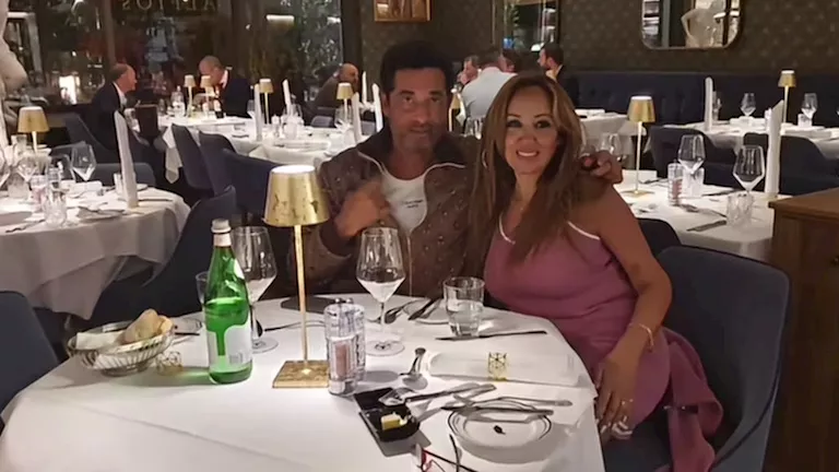 بصور رومانسية.. عمرو سعد يحتفل بعيد ميلاد زوجته (فيديو)