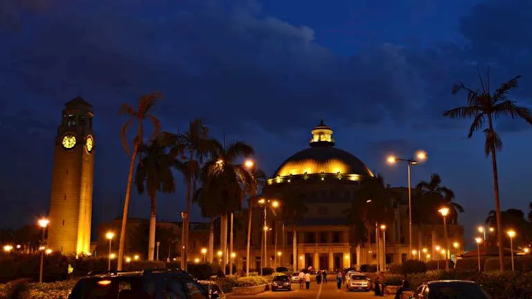 جدل حول قبول الطلاب الوافدين بالجامعات المصرية 2026 | ضي النهار جدل حول قبول الطلاب الوافدين بالجامعات المصرية 2026