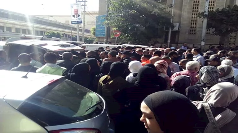 جنازة واحدة لـ3 أصدقاء.. قرية الصنافين تودع ضحايا حادث سير بالشرقية | ضي النهار جنازة واحدة لـ3 أصدقاء.. قرية الصنافين تودع ضحايا حادث سير بالشرقية