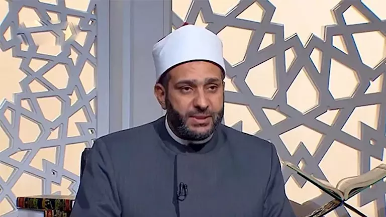 سيدة تشعر بالضغط من خدمة حماتها.. وأمين الفتوى ينصحها