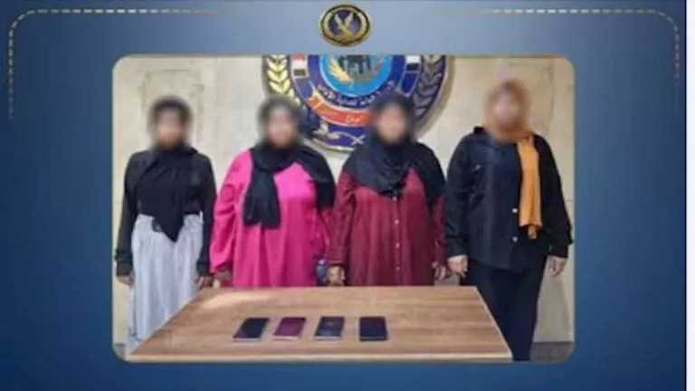 ضبط شبكة نسائية تتاجر بأسرتها مقابل الهدايا الرقمية بالجيزة