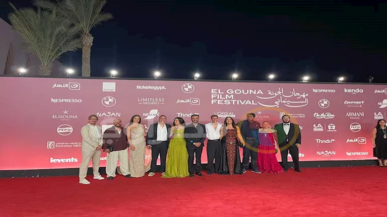 قلبوا السجادة الحمراء.. وصلة هزار من أحمد حاتم وأحمد داوود