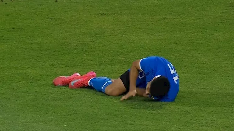 لاعب بترول أسيوط يوجه رسالة لحكم مباراة الزمالك قبل الجراحة