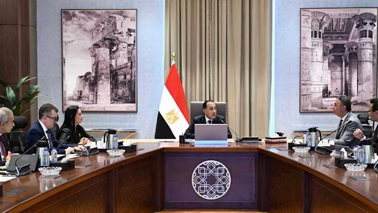 مدبولي يتابع استعدادات جلسة ضبط الأسواق والحماية الاجتماعية بمنتدى مصر