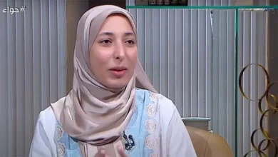 هل تصح الصلاة مع وجود نجاسة لم تعلم بها المرأة؟.. أمينة الفتوى تجيب