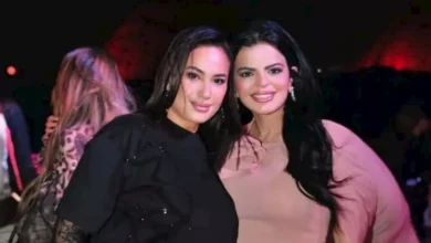 هند صبري بصحبة النائبة زينب بشير في حفل إيلي صعب بالاهرامات-صور
