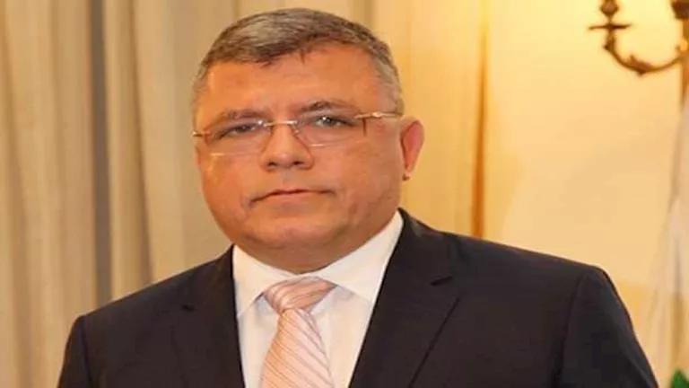 وزير الاتصالات الأسبق: بيانات عملاء شركات المحمول تُباع من الداخل | ضي النهار وزير الاتصالات الأسبق: بيانات عملاء شركات المحمول تُباع من الداخل