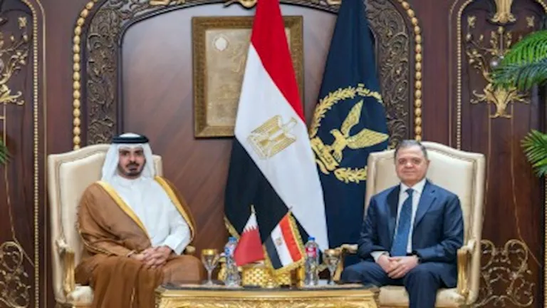 وزير الداخلية يستقبل نظيره القطري ويوقعان مذكرة تفاهم لمكافحة الجريمة